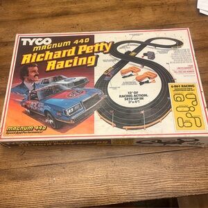 NEW Tyco Magnum 440 Richard Petty Racing HO Slot Car Race Set